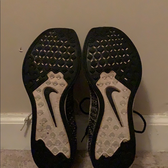 Nike Flyknits - Picture 4 of 5
